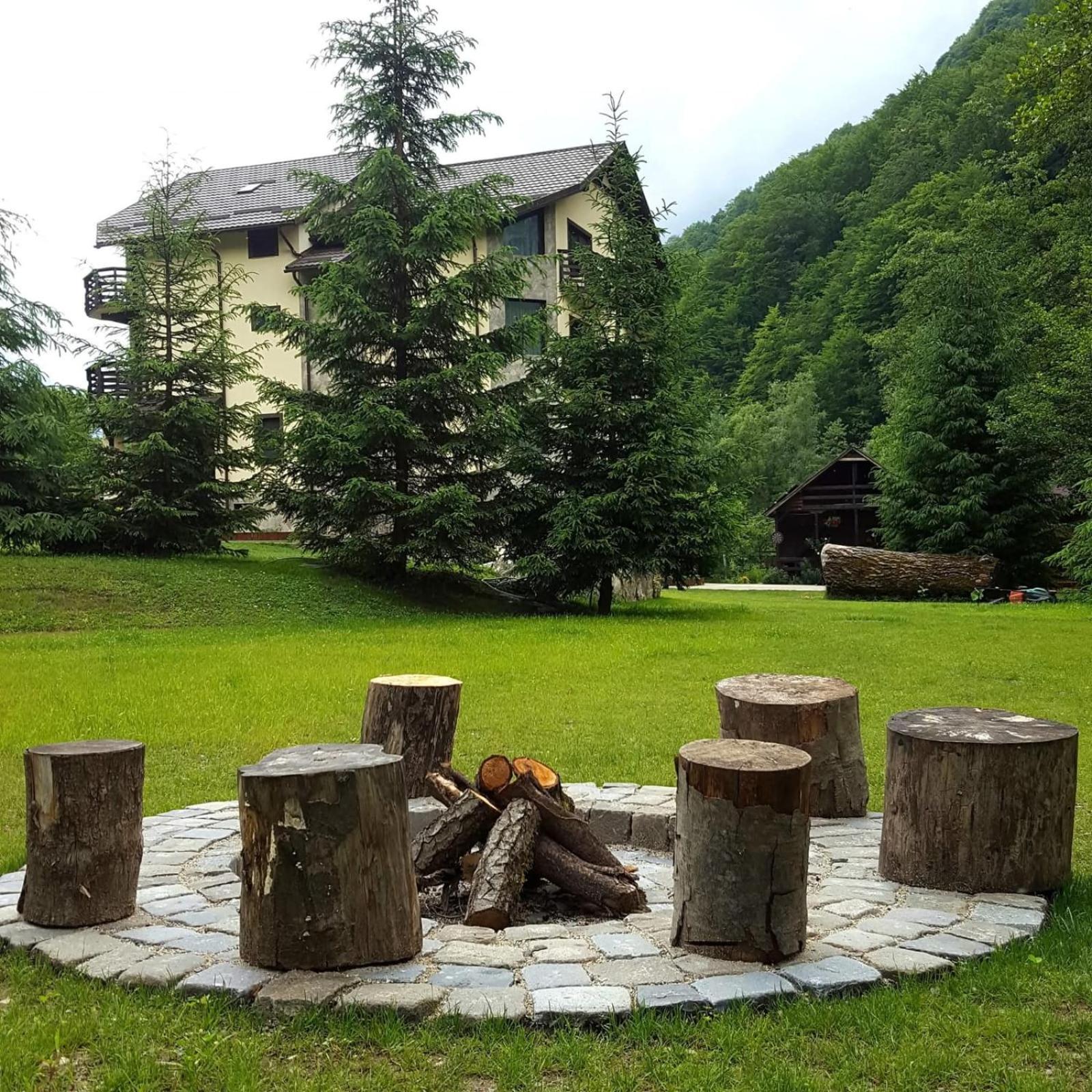 Casa Valea Cernei Hotel Isverna Exterior foto